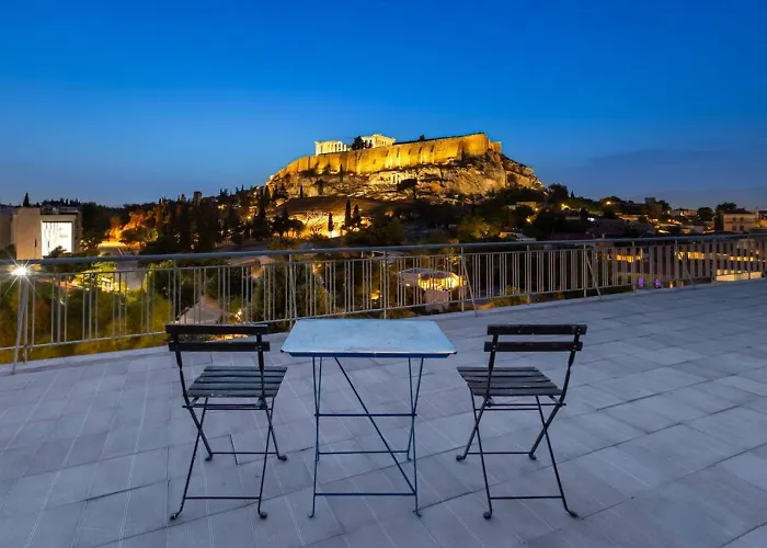 Acropolis Stylish 2Br - Center Of